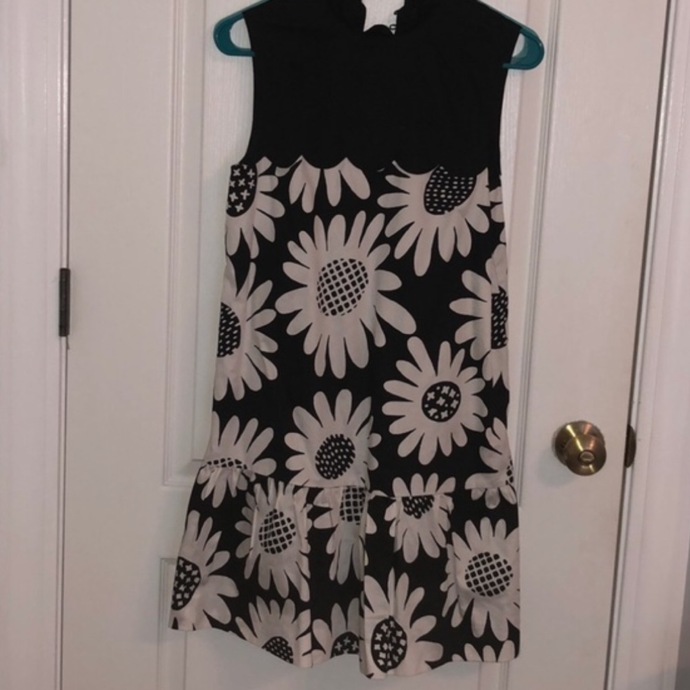 Victoria Beckham L target scalloped daisy dress - Picture 4 of 8